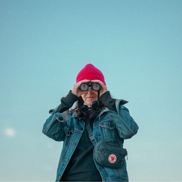 Meet your Posher, Becki - Picture 1 of 3